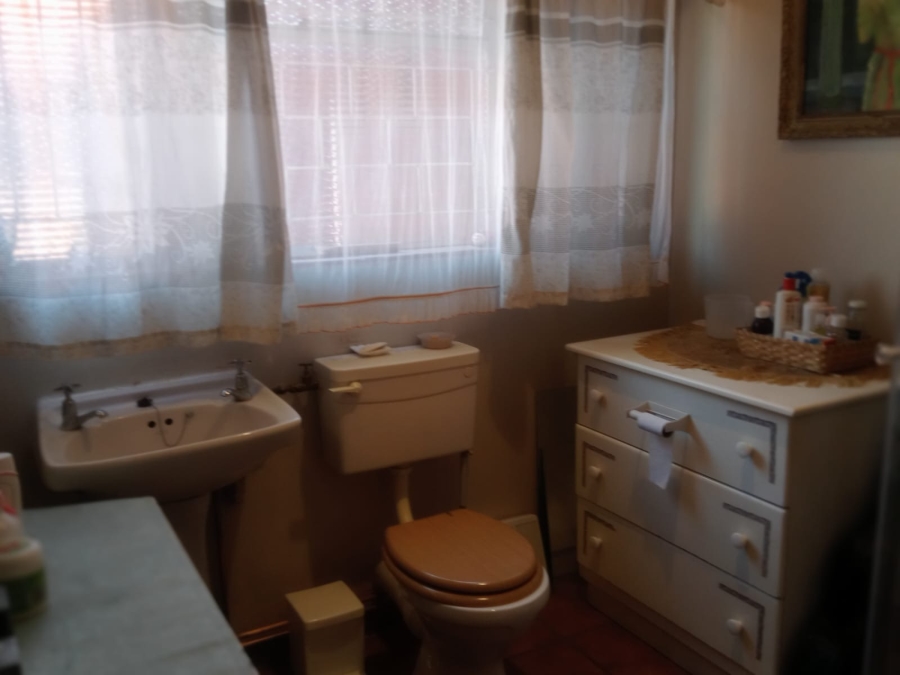 4 Bedroom Property for Sale in Generaal De Wet Free State